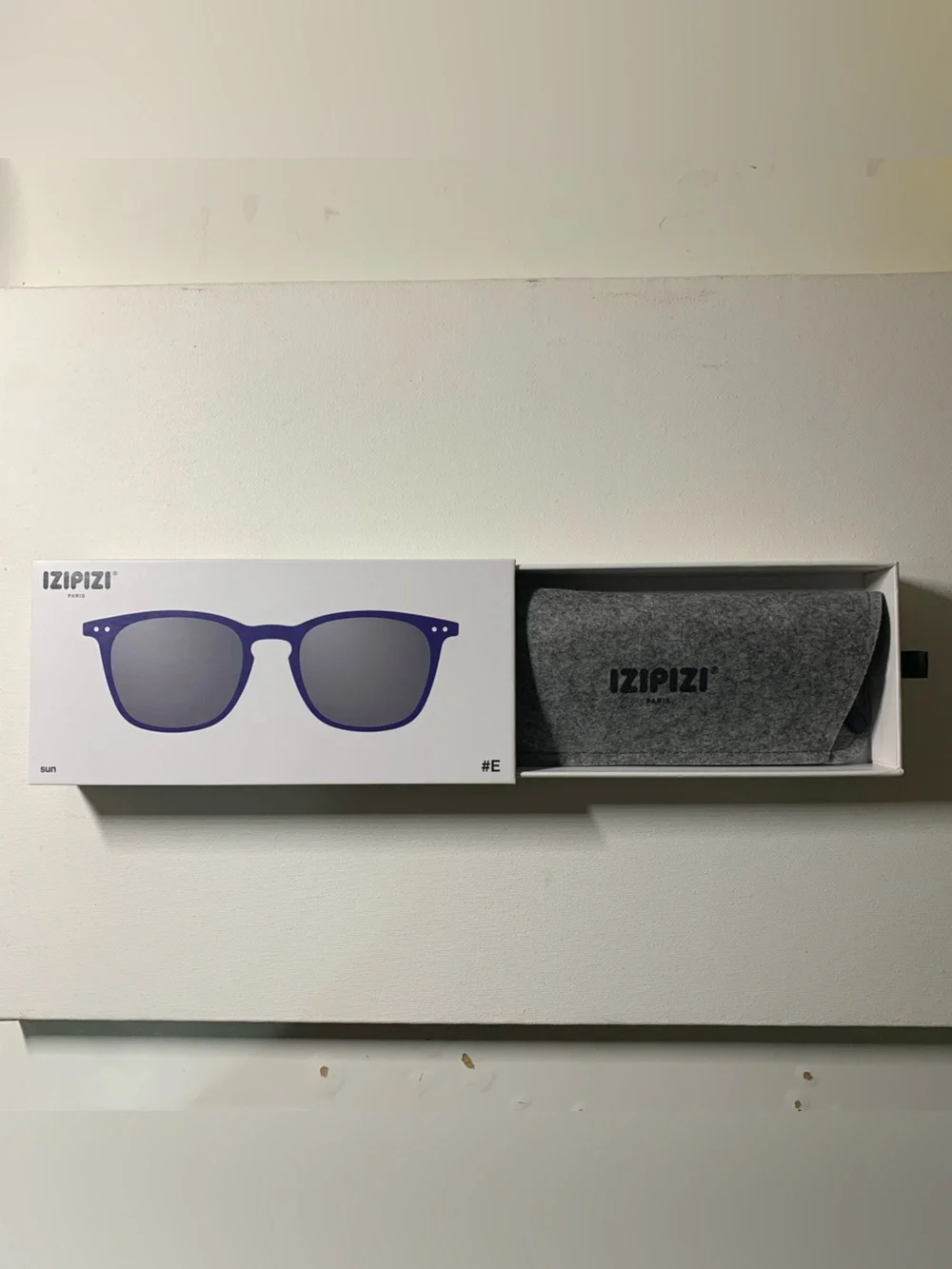 NEW IN BOX Izipizi Paris Midnight Blue cat 3 Sunglasses